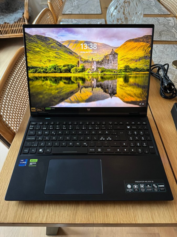 Acer Predator Helios PH16-71 laptop/speldator