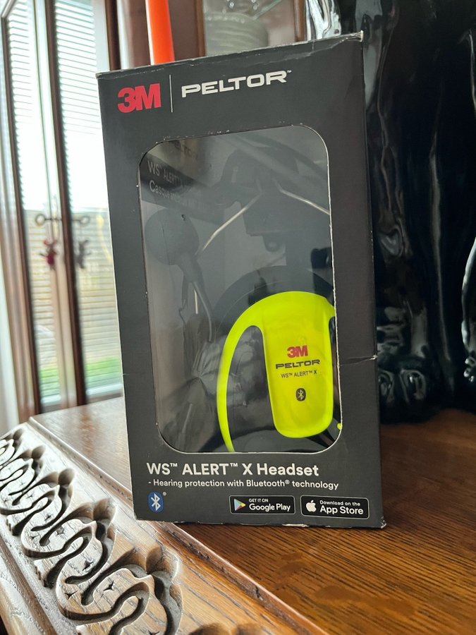 3M Peltor WS Alert X Headset. Helmet attachment.