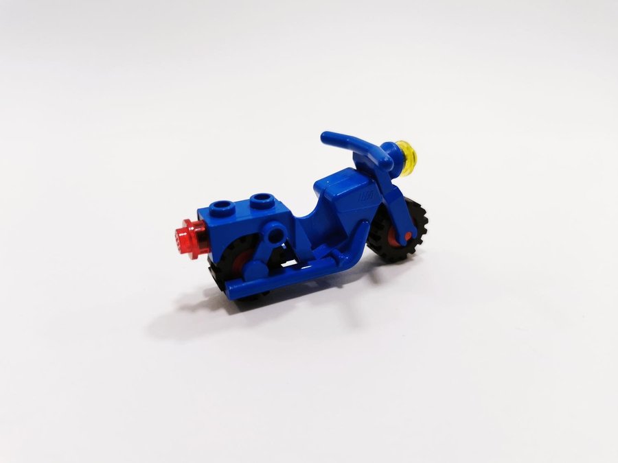 Lego - fordon - motorcykel - part x81c01 - blå