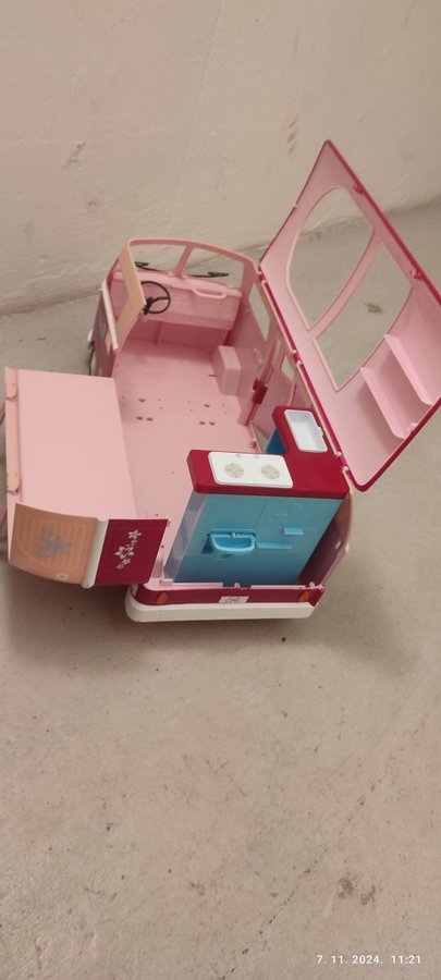 Barbie Camper Van