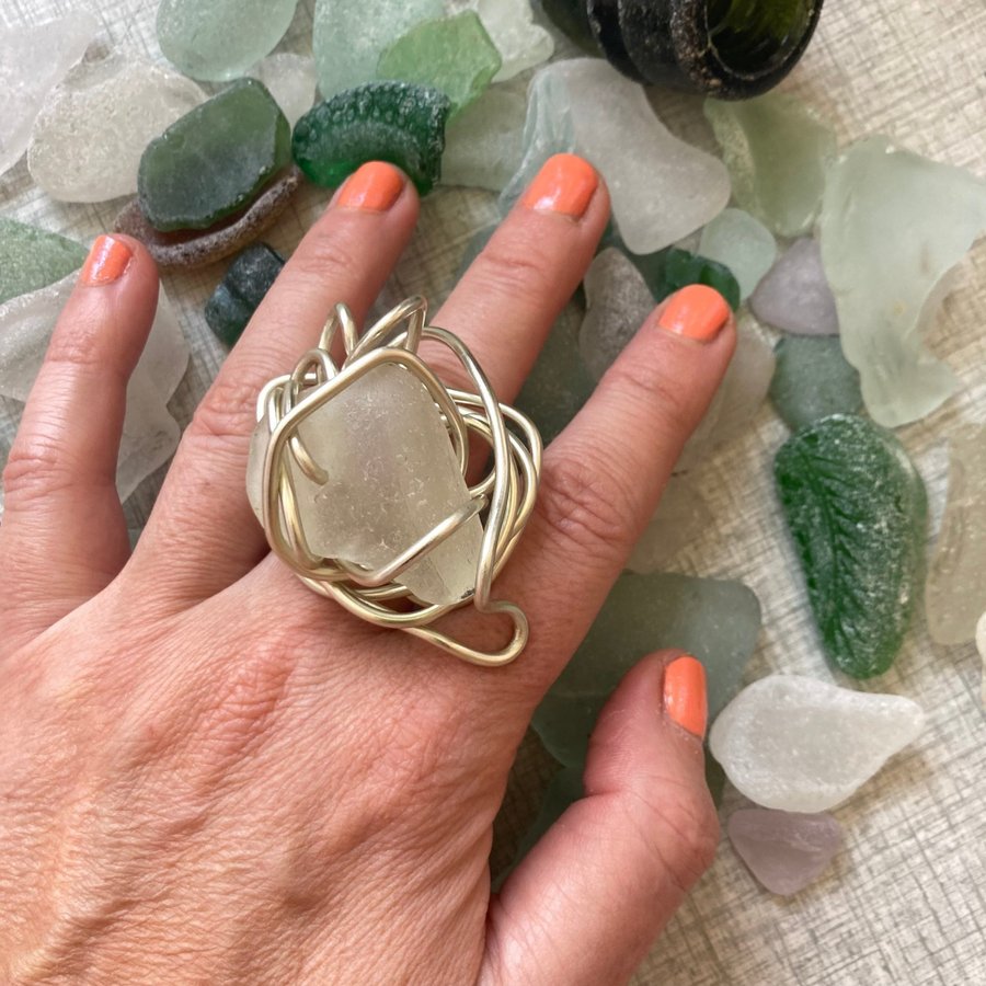 Sea glass seaglass strandglas glas ring handgjord wirewrapped hav återbruk