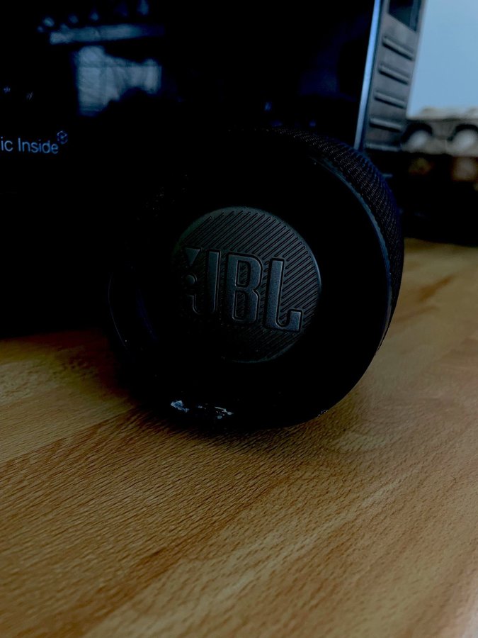 JBL Charge 4