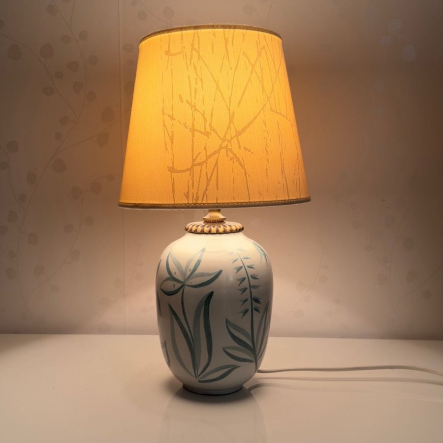 BORDSLAMPA / Keramik / Flora / Anna-Lisa Thomson / Uppsala Ekeby / 1940-tal