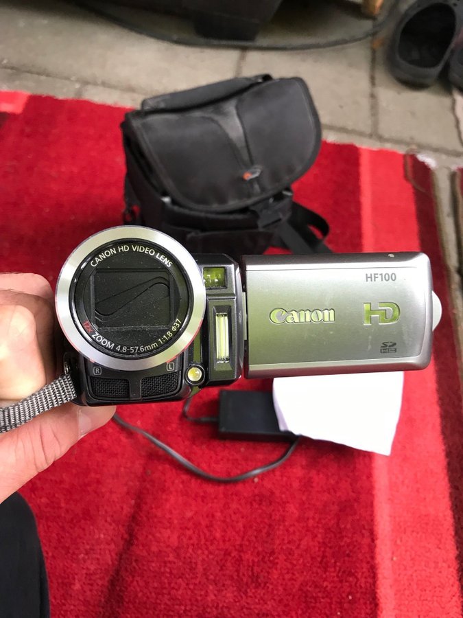 Canon HF100 Videokamera med nya batteri * MADE IN JAPAN