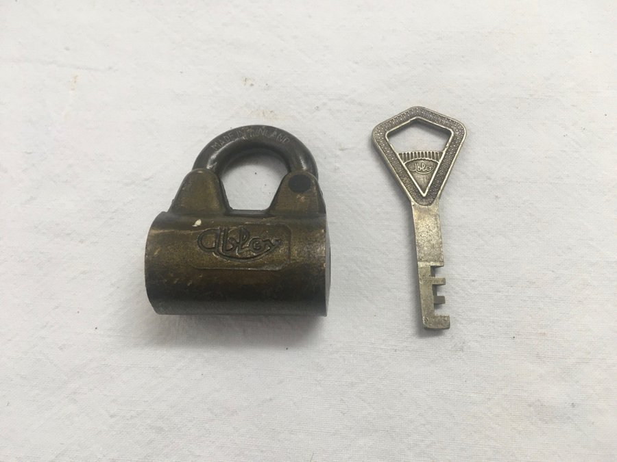 Abloy, Gammalt hänglås med nyckel