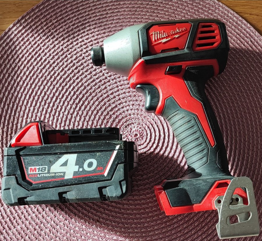 Milwaukee M18 BID Impact Driver + batteri