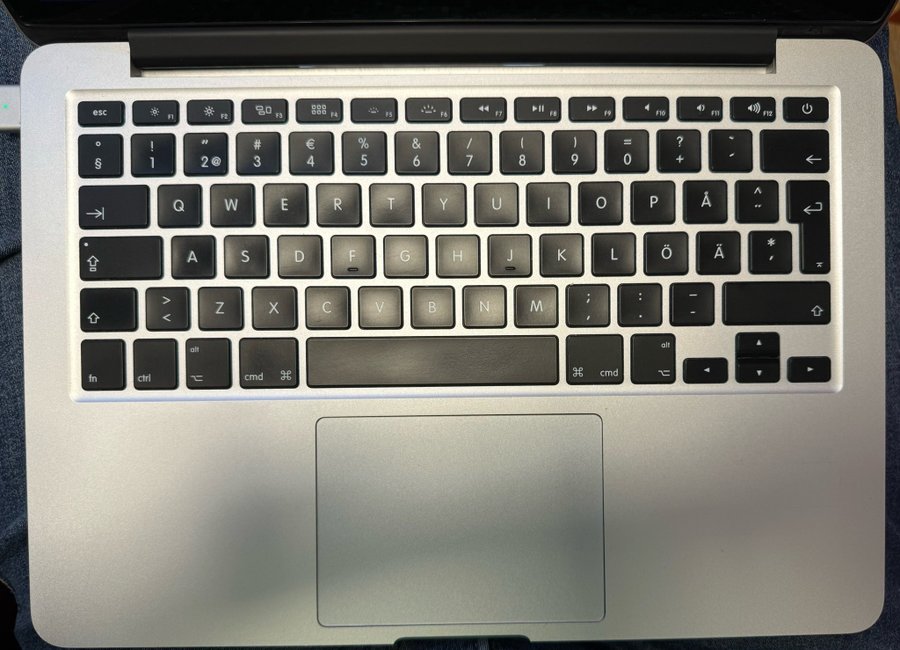 MacBook Pro (Retina, 13-tum, sent 2013) - Perfekt för Studier och Arbete