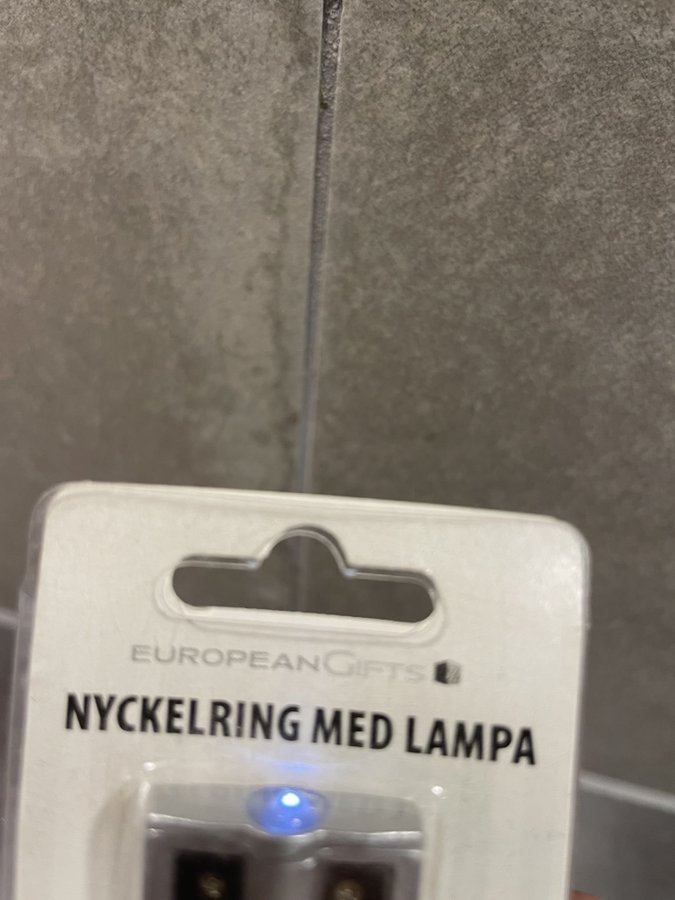 Rolf! Nyckelring med minificklampa och namn! Helt ny - oanvänd! Julklapp?