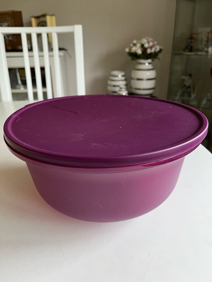 Tupperware ny skål med lock 4 lit