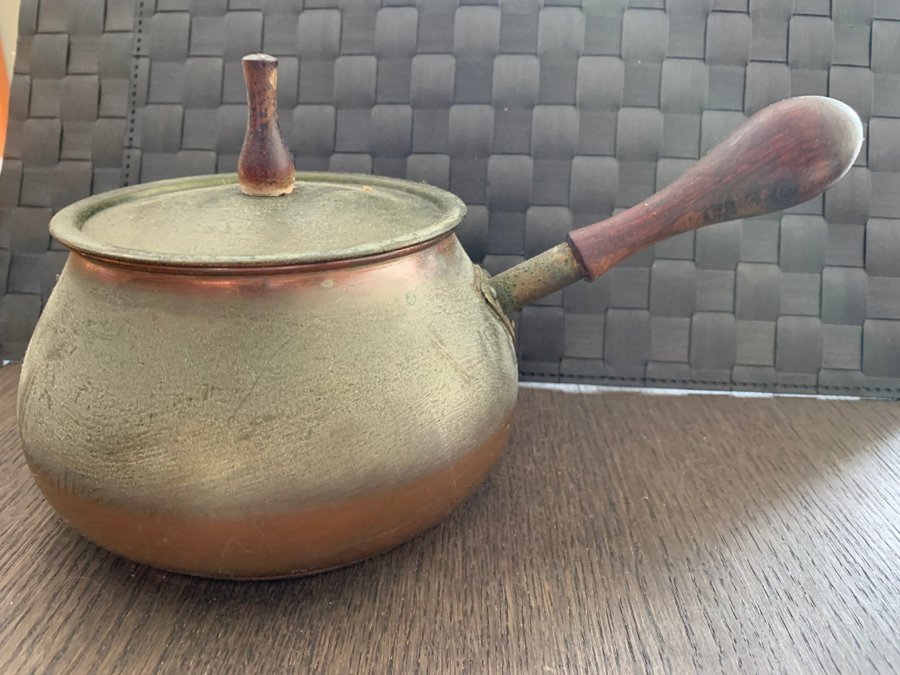 Douro Portugal B  M copper pot with lid hard wood handle