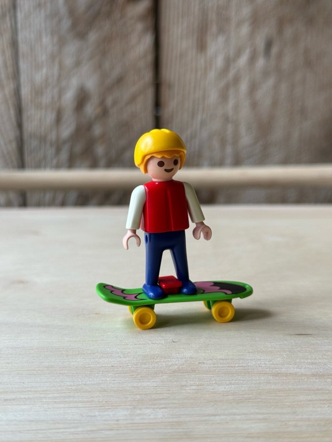 Playmobil figur med skateboard