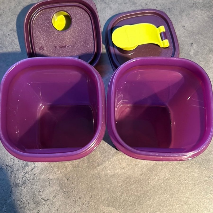 Tupperware två slimeline kannor