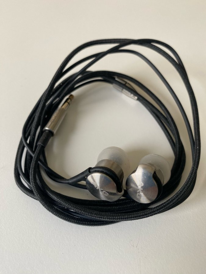 AKG K3003 Hörlurar