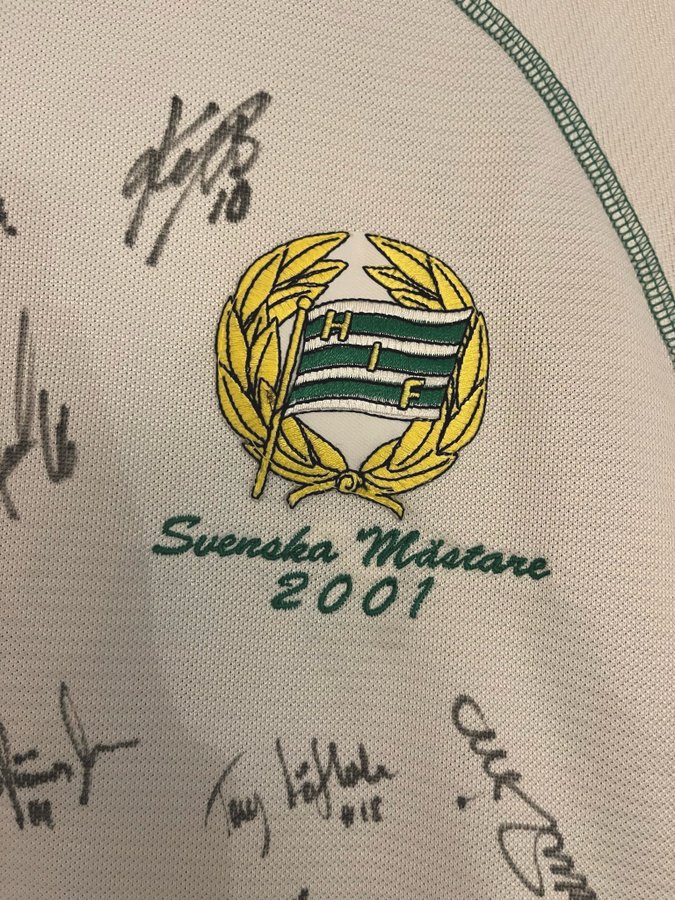 Signerad Hammarby matchtröja 2002 med brodyr svenska mästare 2001