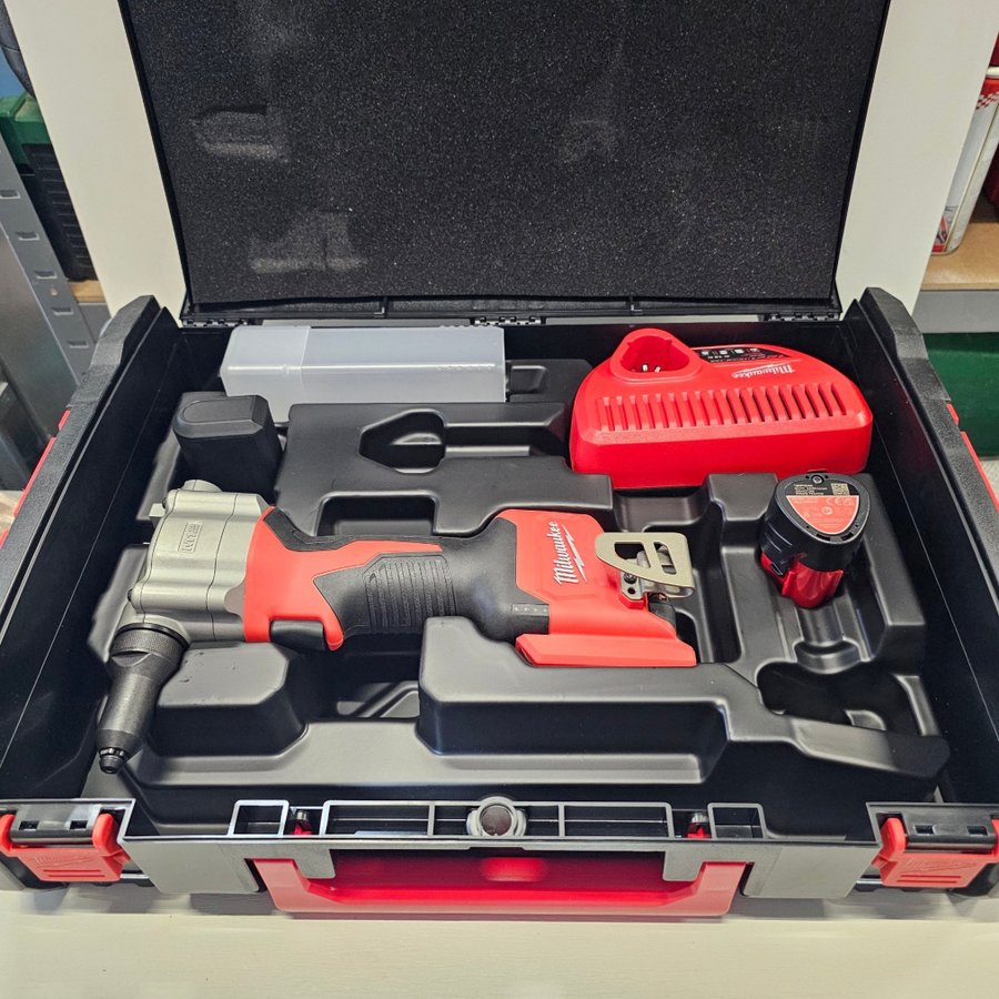 Milwaukee M12 BPRT 20Ah Popnitmaskin