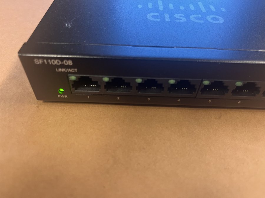 Cisco SF110D-08 8-Port 10/100 Desktop Switch