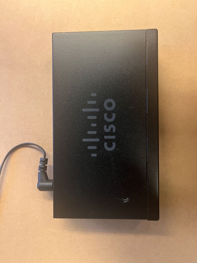 Cisco SF110D-08 8-Port 10/100 Desktop Switch