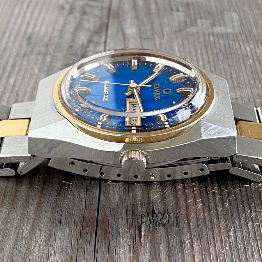 Q Timex Falcon Eye 1978 Two Tone Electric Original Blue Côtes de Genève Dial