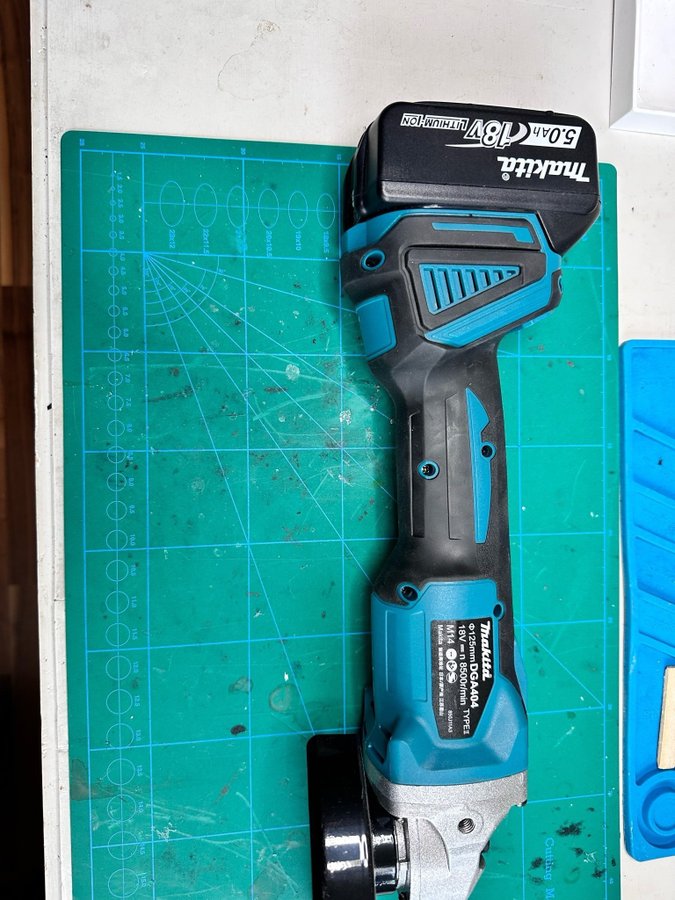 Makita Vinkelslip 125mm