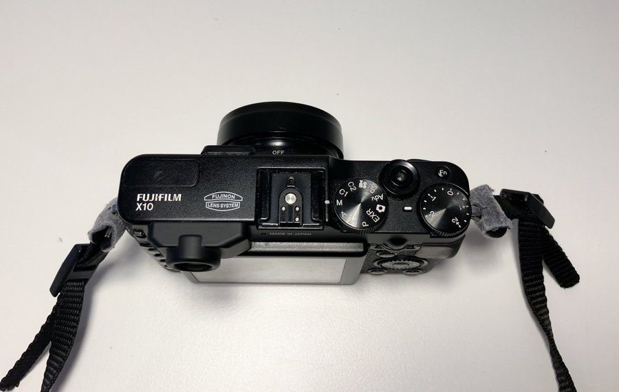 Fujifilm X10