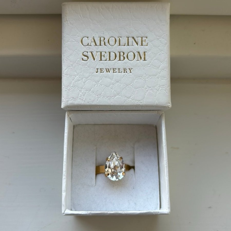 Caroline Svedbom ny ring i originalask utrop 1 kr