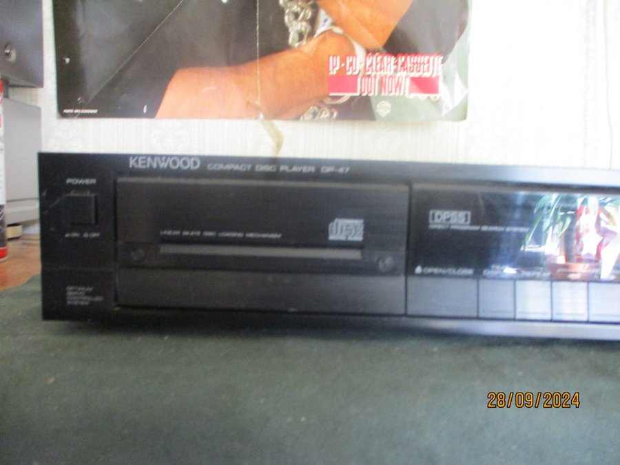 KENWOOD COMPACT DISC PLAYER MODEL DP-47 spelar brända cd skivor