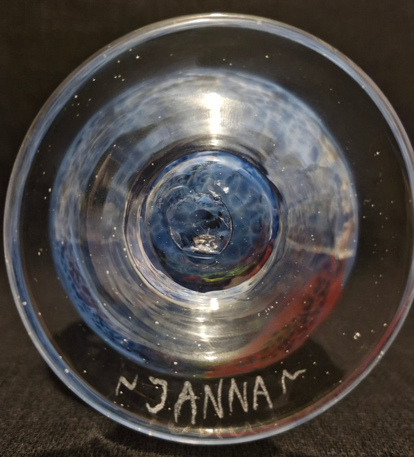 JANNA VAS glas vas på fot signerad handarbete