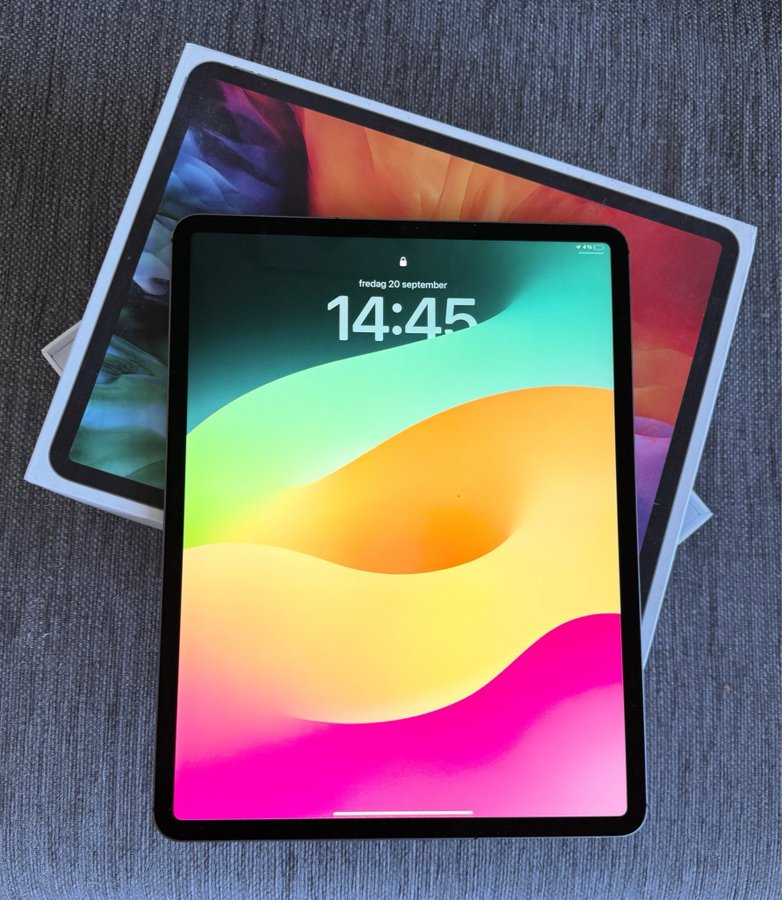 iPad Pro 129” (gen 4) 128 GB cellular -skärmen i nyskick!