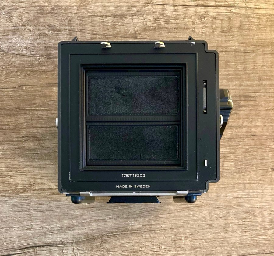 Hasselblad 501C + 42161 Focusing Screen, Black - Excellent Condition