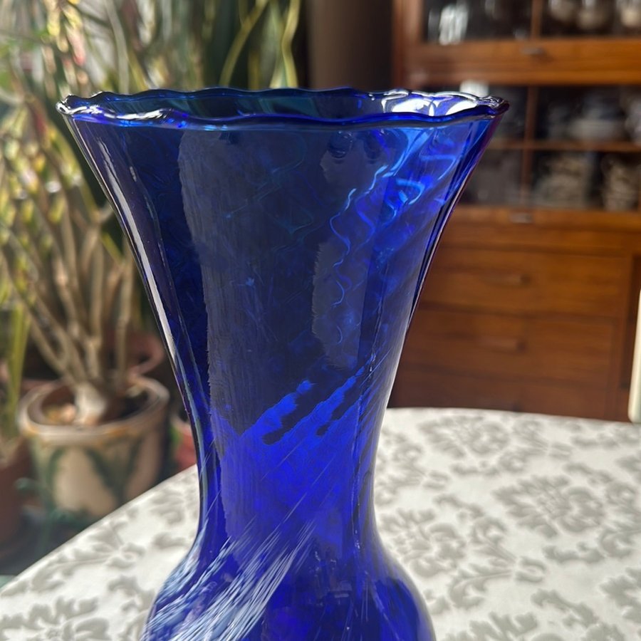 Baluster vas i Blue Murano Glass med Lattimo Decor, 1970s