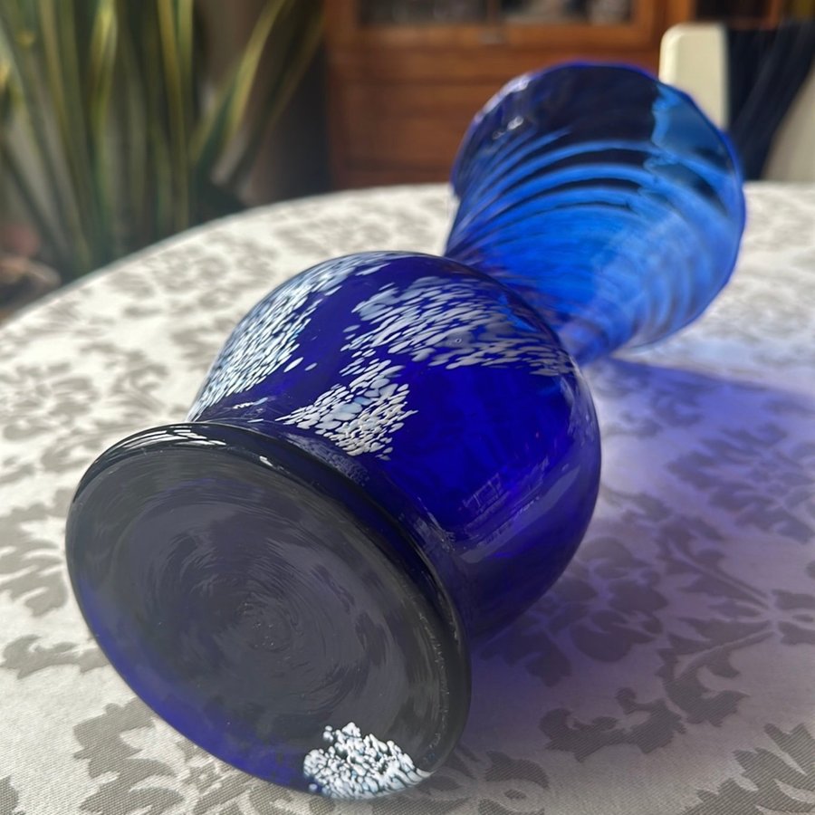 Baluster vas i Blue Murano Glass med Lattimo Decor, 1970s