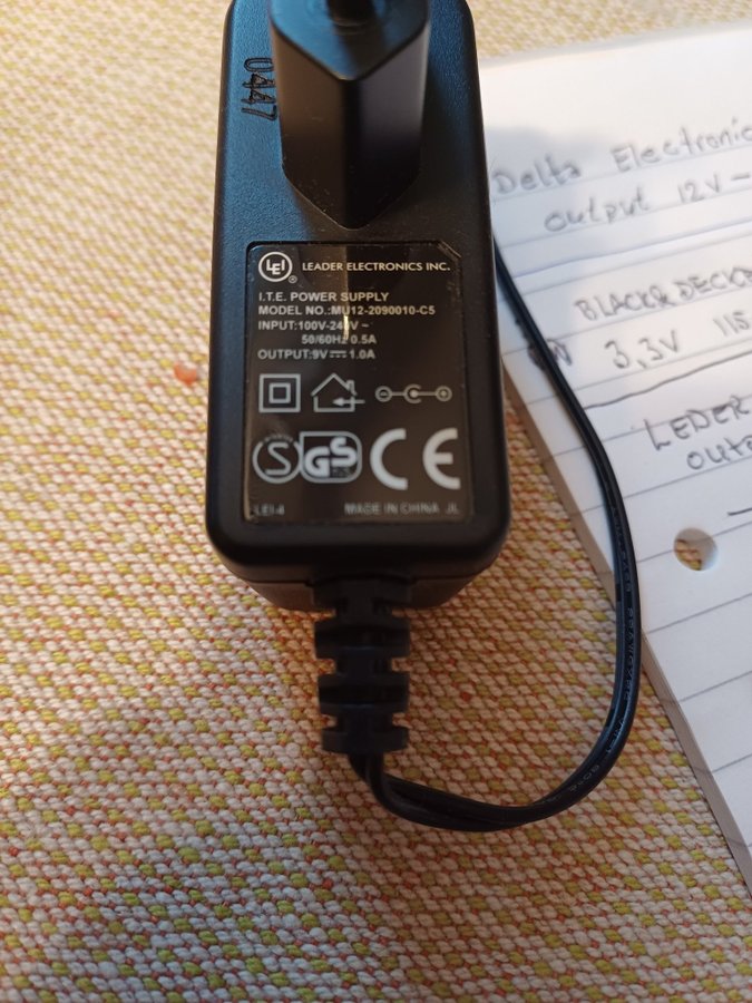 NÄTADAPTER. 9V - 1,0A