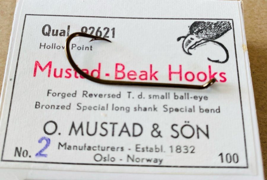 MUSTAD nr 2  92621  Brons  Fantastiskt kvalitet på både krokar och ask 100st