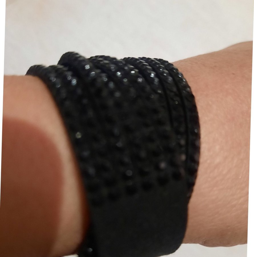 Armband med små glitrande stenar helt ny