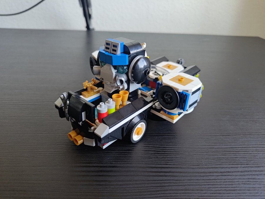 LEGO 43112 Robo Hiphop Car - VIDIYO