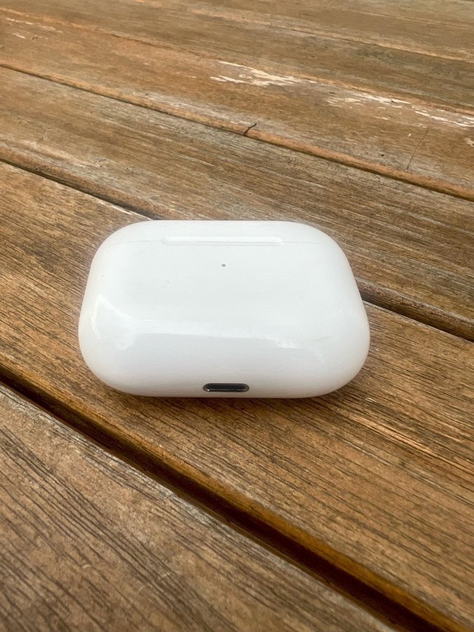 Apple AirPods Pro - Gen 1