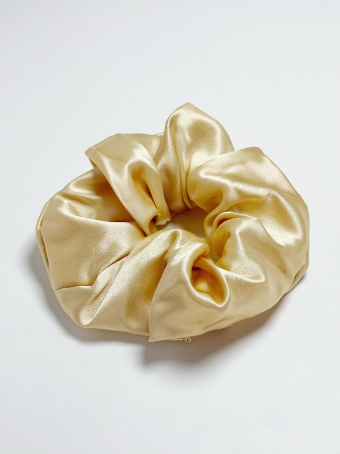 100% Mullbärssilke Scrunchie, Guld 15cm