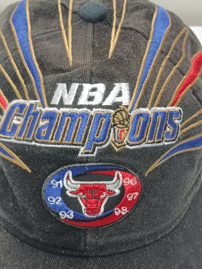 Starter vtg Chicago Bulls Champions 98 keps i bra skick!