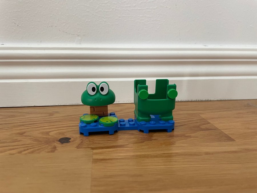 LEGO Super Mario 71360 Äventyr med startbanan +71392 Frog Mario – Boostpaket