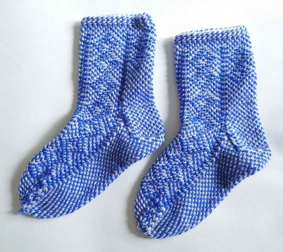 NYA Handstickade raggsockar/yllesockar strl. 22 (innermått 150 mm)