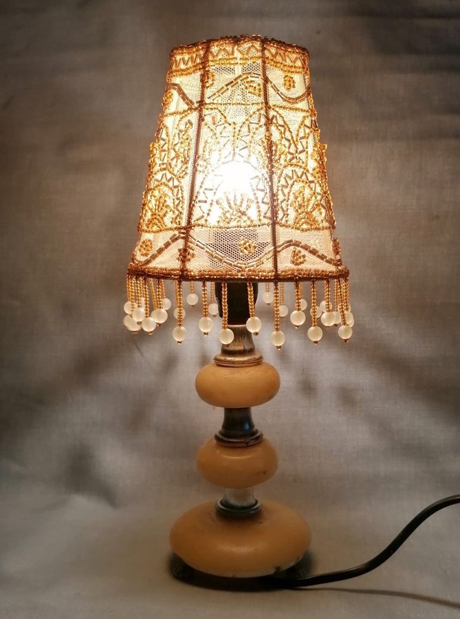 LAMPA, RETRO