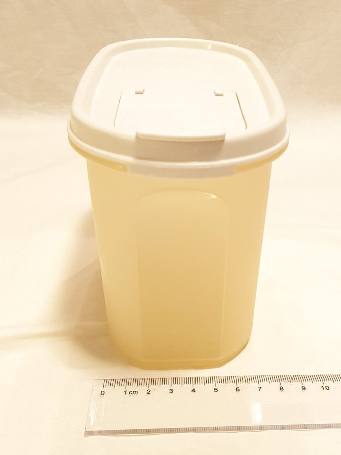 Tupperware 1,1l modulett med vitt lock. (11)