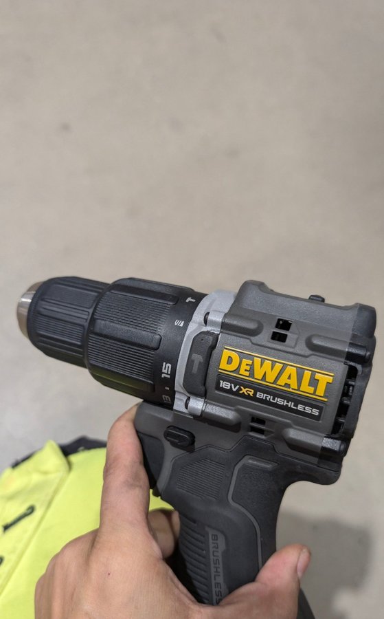 DEWALT 18V XR Borrmaskin