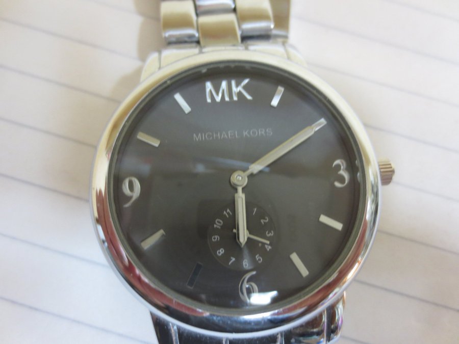 Michael Kors MK-9077B Damklocka.