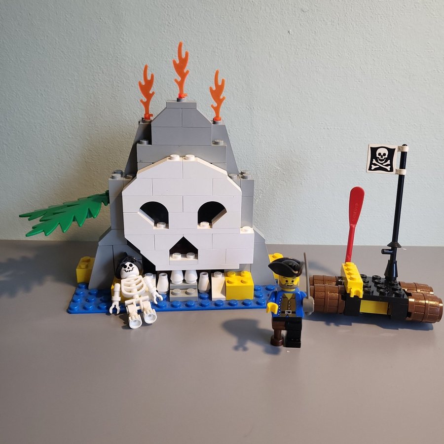 Lego Pirates 6248 Volcano Island