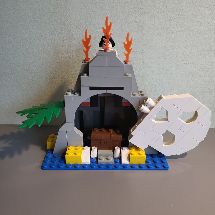 Lego Pirates 6248 Volcano Island