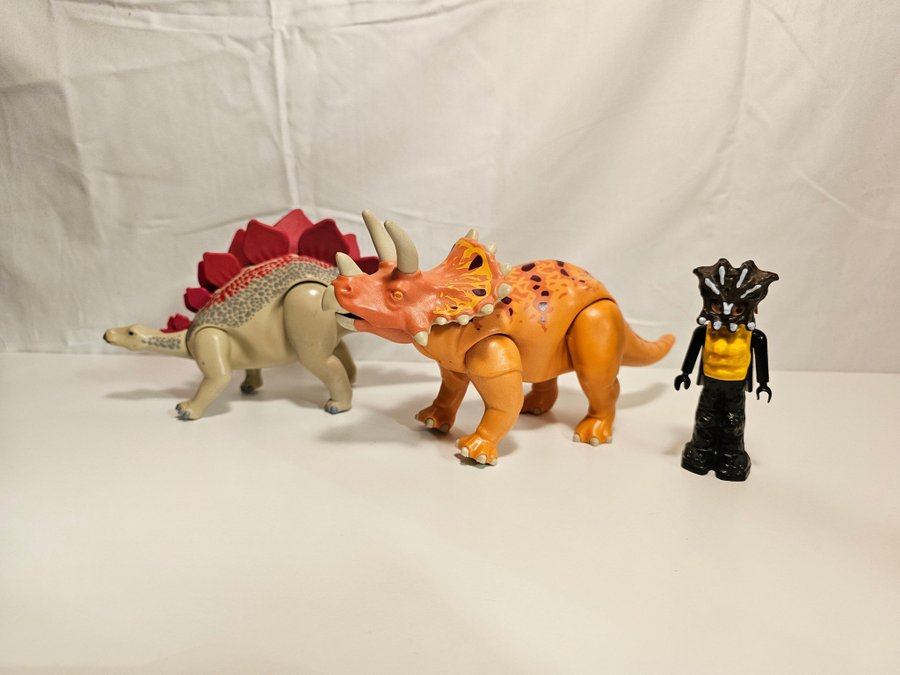 Playmobil Dinosaurier och en figur