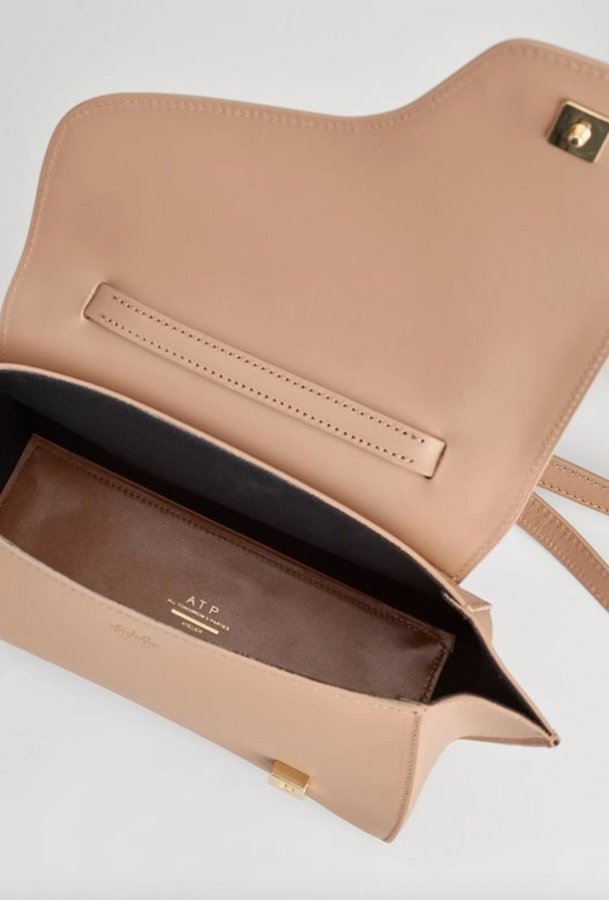 HELT NY ATP ATELIER Arezzo Almond Leather Handbag - taggar kvar!! UTGÅTT