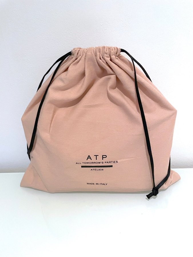 HELT NY ATP ATELIER Arezzo Almond Leather Handbag - taggar kvar!! UTGÅTT