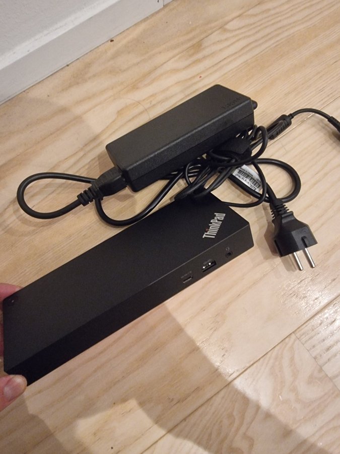 Lenovo ThinkPad Universal Thunderbolt 4 Dock